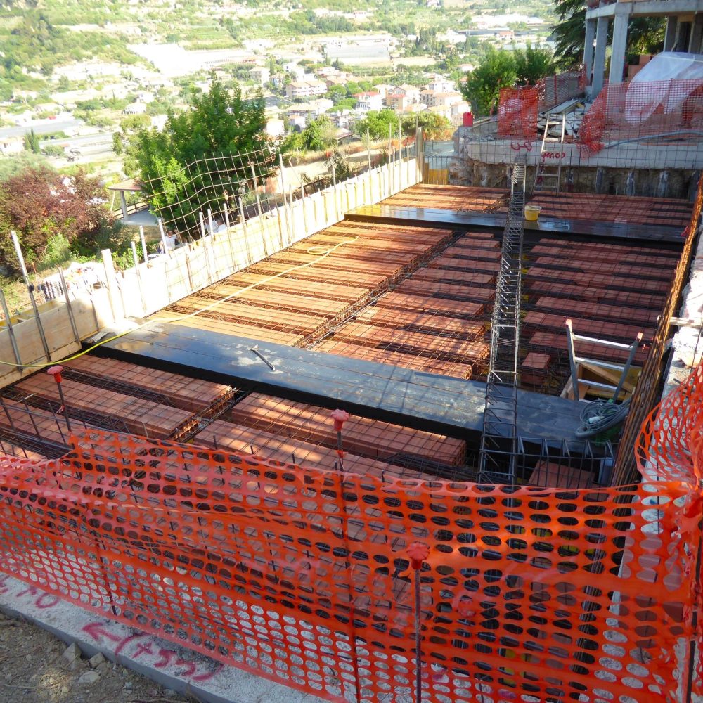 Armatura 1° solaio e muro 2° solaio piscina